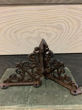 Load image into Gallery viewer, Cast Iron Shelf Bracket, Rustic Iron Shelf Brackets, Antique Iron Shelf Bracket, Kitchen Shelving, Iron Bracket, Rustic Shelf Bracket
