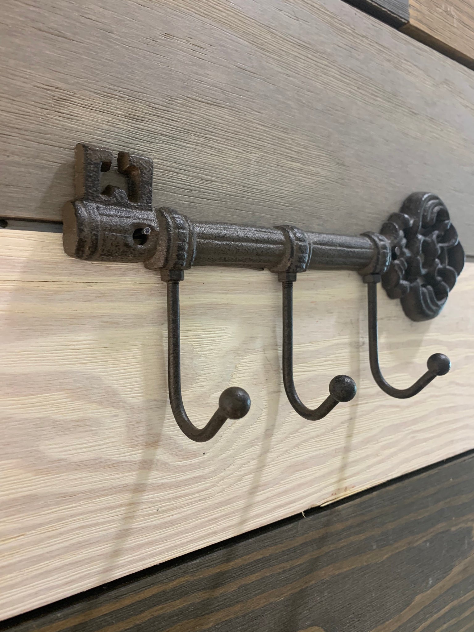 Cast Iron Key with hooks, Wall Decor, Antique Style Key with three hoo –  Florida Shells And More